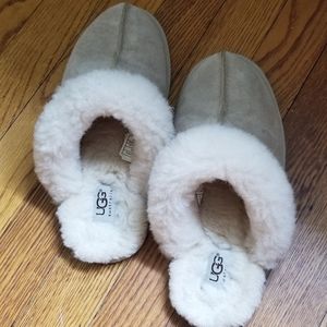Women's UGG Scuffette Slipper- Light Tan/Goat
